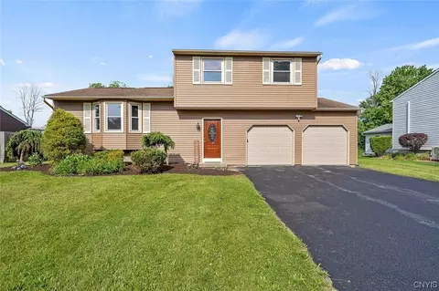 5916 Brigadier Dr, Cicero, NY 13039