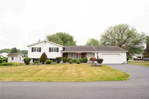 452 Jewell Dr, Salina, NY 13088