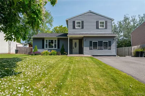 6121 Ridgecrest Dr, Syracuse, NY 13212