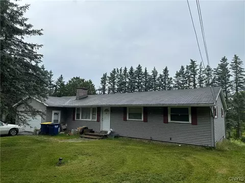 88 Richlee Dr, Camillus, NY 13031