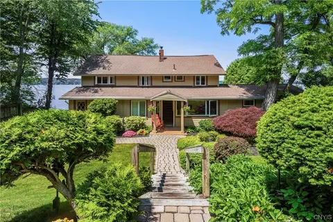 2613 E Lake Rd, Skaneateles, NY 13152