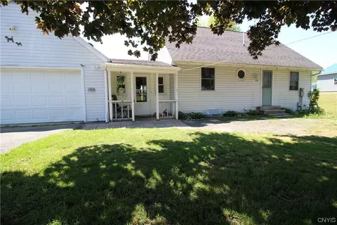 17420 Old Rices Rd, Watertown, NY 13601