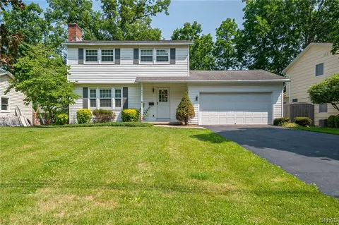 4941 Darien Dr, Salina, NY 13088