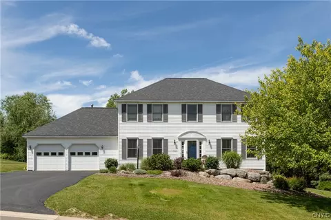5828 Invincible Dr, Onondaga, NY 13078