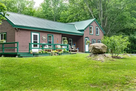 161 Lake Rd, Scriba, NY 13126