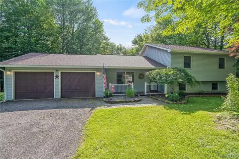 44 Maplewood Rd, West Monroe, NY 13167
