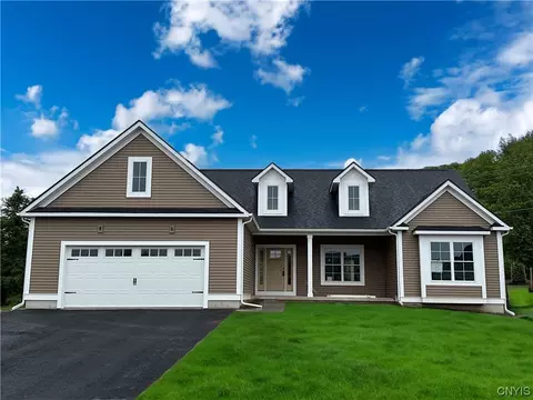 8 Indian Runner Circle, Manlius, NY 13104