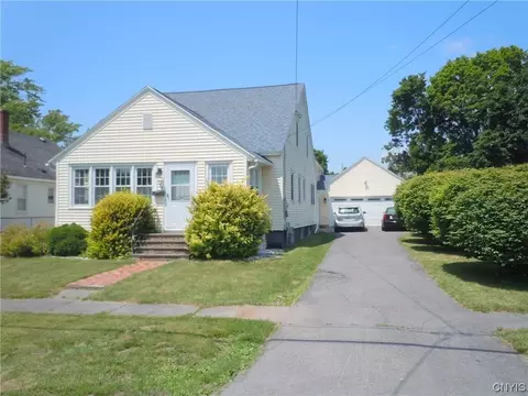 505 Orwood Pl, Salina, NY 13208