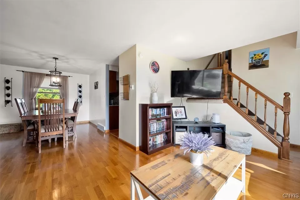  4080 Sweet Gum Ln, Liverpool, NY 13090 photo 6