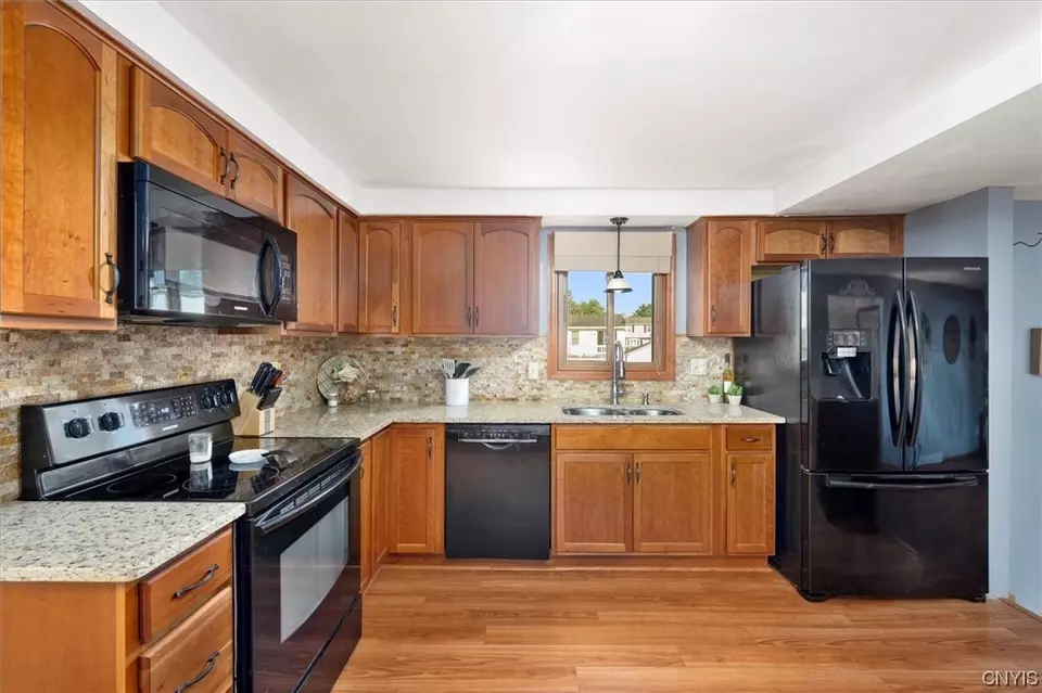  4080 Sweet Gum Ln, Liverpool, NY 13090 photo 11