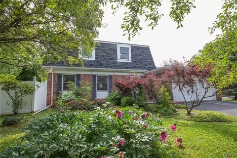 46 Wegman St, Sennett, NY 13021