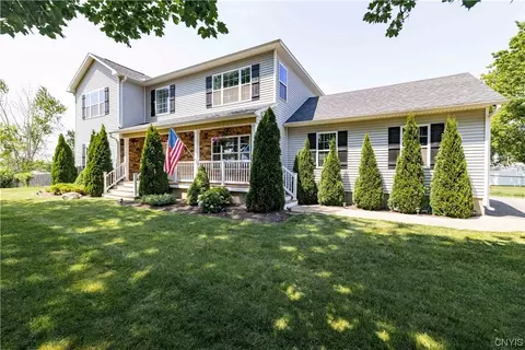 2813 Cold Springs Rd, Lysander, NY 13027