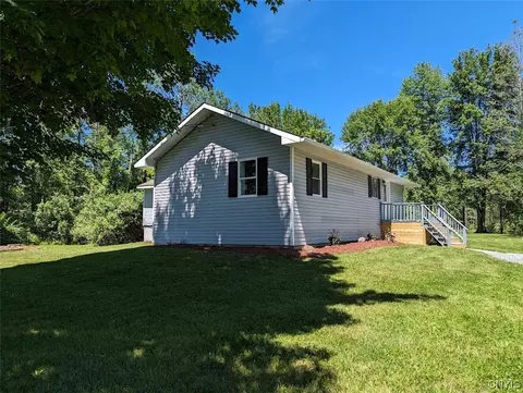2172 Schoolheimer Rd, Canastota, NY 13032