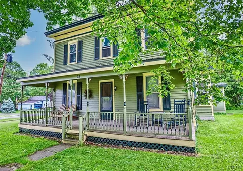 28 Union St, Morrisville, NY 13408