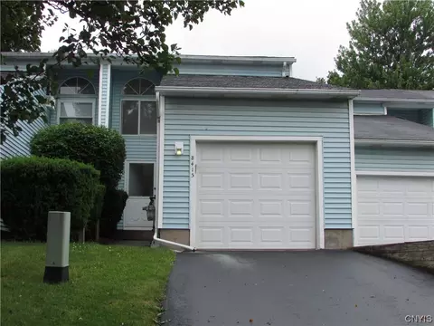 8415 Fathom Dr, Baldwinsville, NY 13027