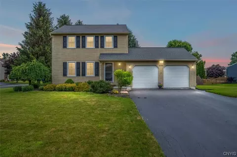 8202 Corsair, Liverpool, NY 13090