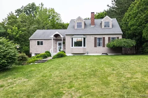203 Eureka Dr, Manlius, NY 13104
