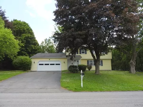 8186 Old Sunridge Dr, Manlius, NY 13104