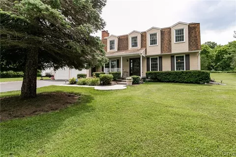 8496 Green Lakes Rd, Fayetteville, NY 13066