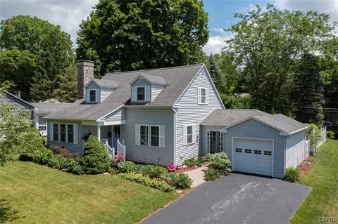 32 Lakeview Cir, Skaneateles, NY 13152