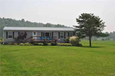 12826 Sand Rd, Henderson, NY 13605