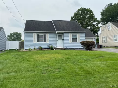 117 Dolshire Dr, Syracuse, NY 13212