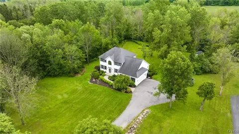 680 Crow Hill Rd, Skaneateles, NY 13152