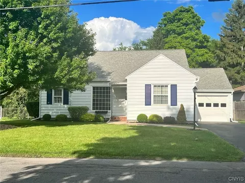 103 Orchard Dr E, Salina, NY 13212