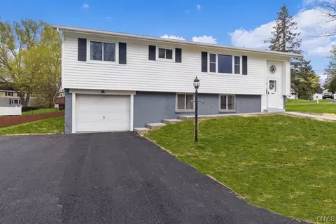 2 Marilyn Dr, Whitestown, NY 13492