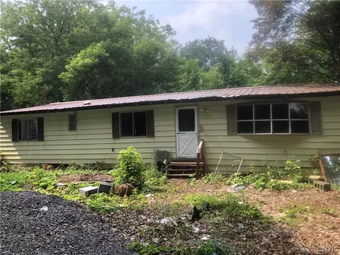 5583 West Rd, Stockbridge, NY 13409