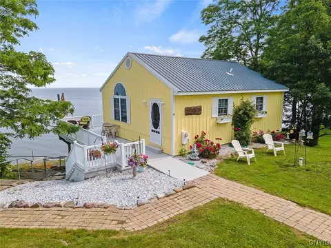 13 Burton Dr, Oswego, NY 13126