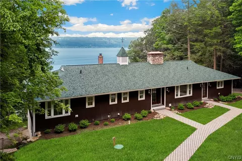 109 Sunrise Hill Rd, Niles, NY 13152