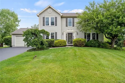 4182 Pisces Cir, Liverpool, NY 13090