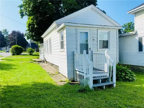 190 E Bridge St, Oswego, NY 13126