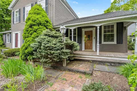 601 E Seneca St, Manlius, NY 13104
