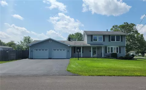 4935 Merrill Dr, Salina, NY 13088