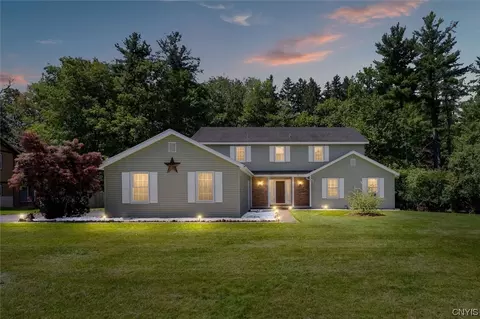 24 Deerpath Dr, New Hartford, NY 13413