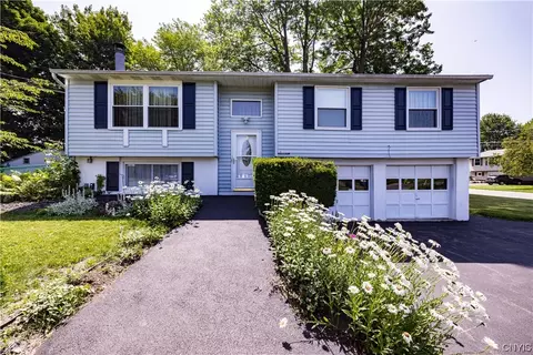 100 Branchwood Dr, Salina, NY 13090