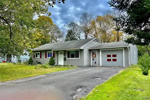 444 Deland Dr, Utica, NY 13502