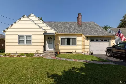 111 Kenwick Dr, Syracuse, NY 13208