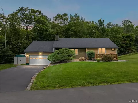 12 Robin Rd, Utica, NY 13501