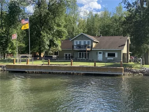30 Van Ness Rd S, Van Buren, NY 13027