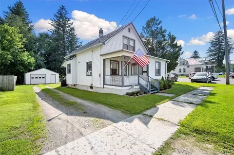 25 Cavalli St, Manheim, NY 13329
