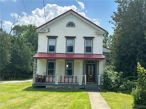 59 Riverside Dr, Utica, NY 13502