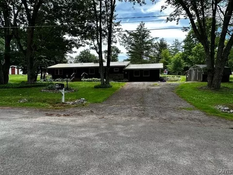 21 Pine Rdg, Central Square, NY 13036