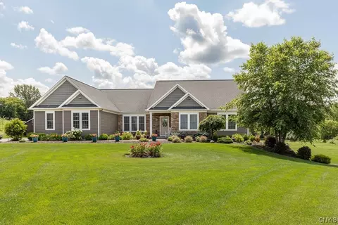 100 Arch Stone Way, Camillus, NY 13031