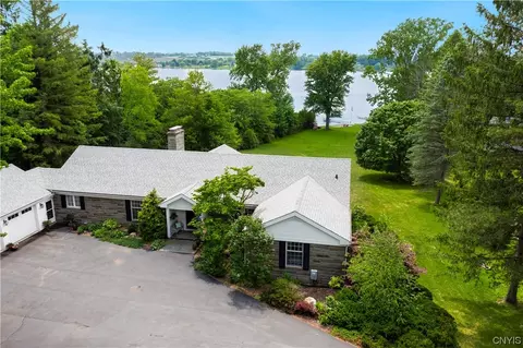 9 Ashwood Ln, Skaneateles, NY 13152