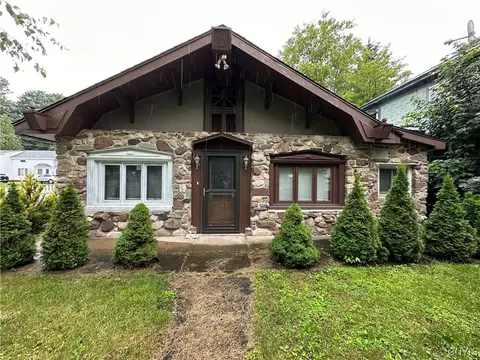 123 E Cayuga St, Oswego, NY 13126