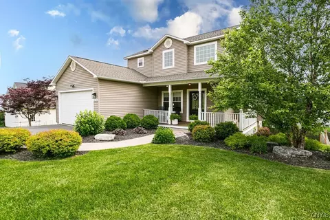 6118 Thunderhead Ln, Jamesville, NY 13078