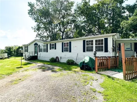 651 Kilkenny Dr, Utica, NY 13502